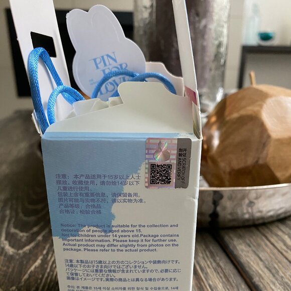 LABUBU Pin for Love Series- "&" AUTHENTIC & BRAND NEW - Picture 5 of 6